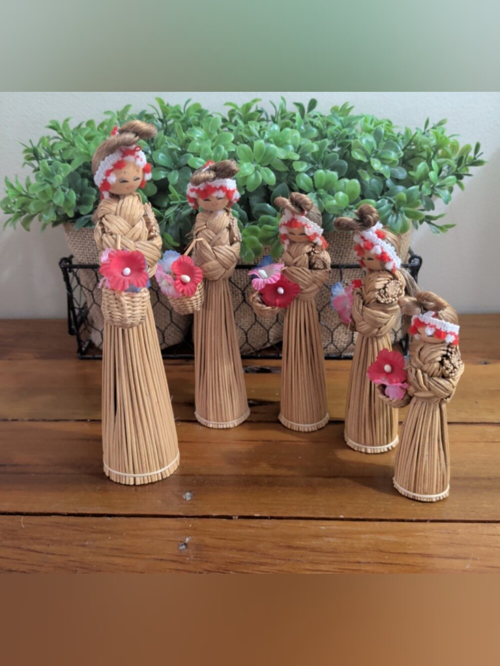 Set of 5 Straw Dolls with Baskets and Flowers